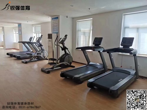 濟南(nán)某銀(yín)行(xíng)員(yuán)工(gōng)健身(shēn)房(fáng)休息室