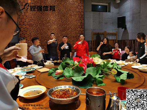 員(yuán)工(gōng)聚餐.jpg