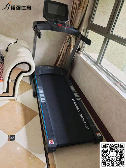 濟南(nán)省體(tǐ)旗艦店(diàn)客戶購(gòu)買的(de)跑步機(jī)