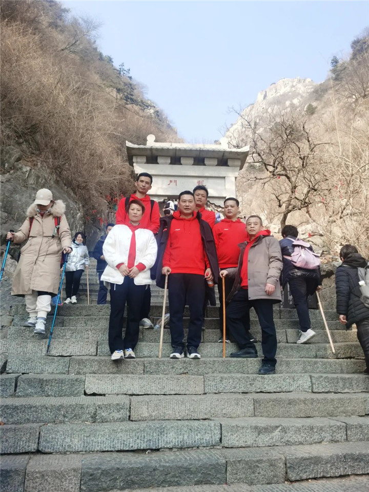 王總一(yī)行(xíng).jpg